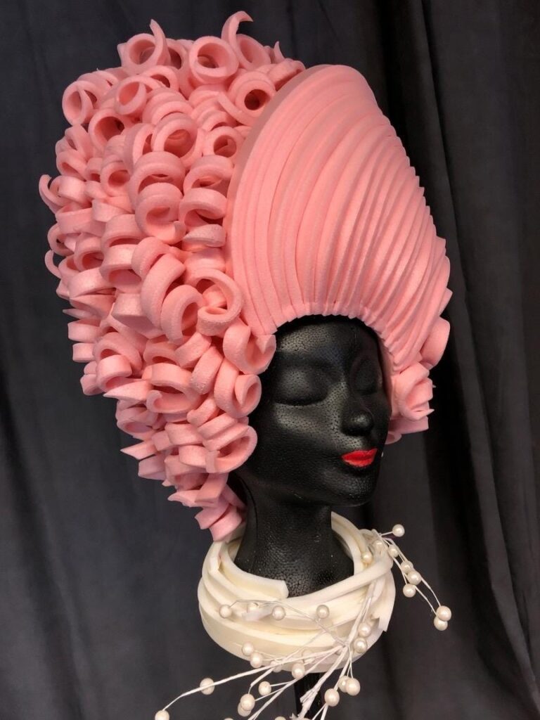 Foam pruik / foampruik MADAMME PINK